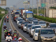 Tin tức trong ngày - Ô tô, xe máy &quot;chôn chân&quot; hàng km trên cao tốc về TP.HCM trước dịp nghỉ lễ