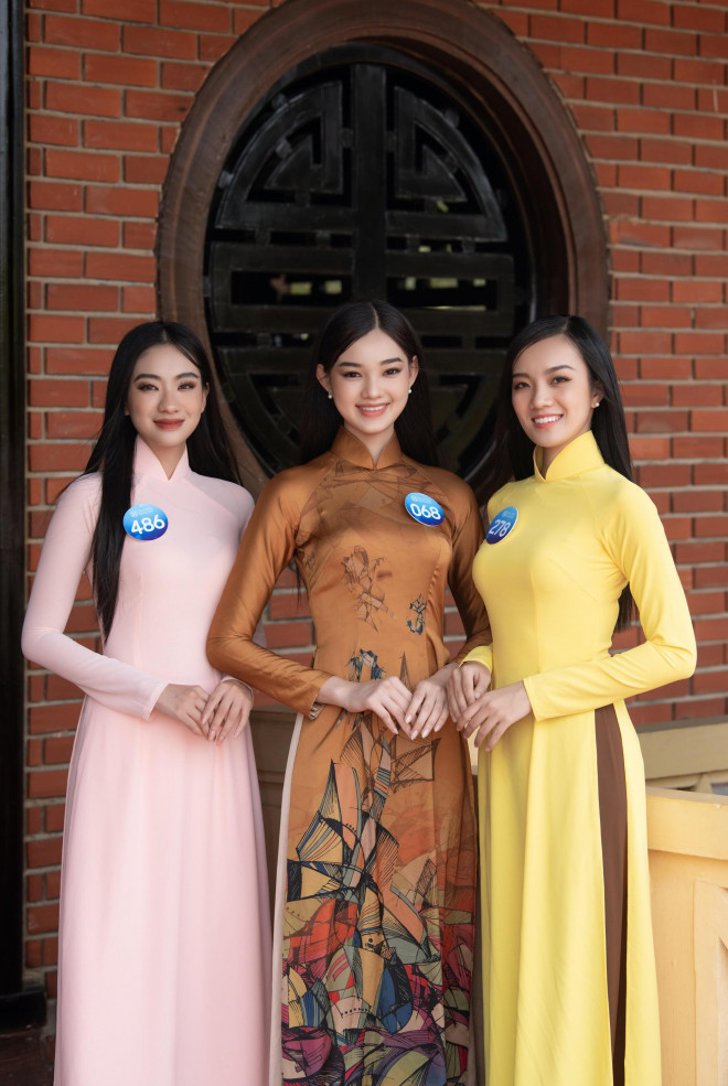 Thí sinh Miss World Vietnam 2022 xinh đẹp với áo dài, khám phá cảnh đẹp Thái Nguyên - 1