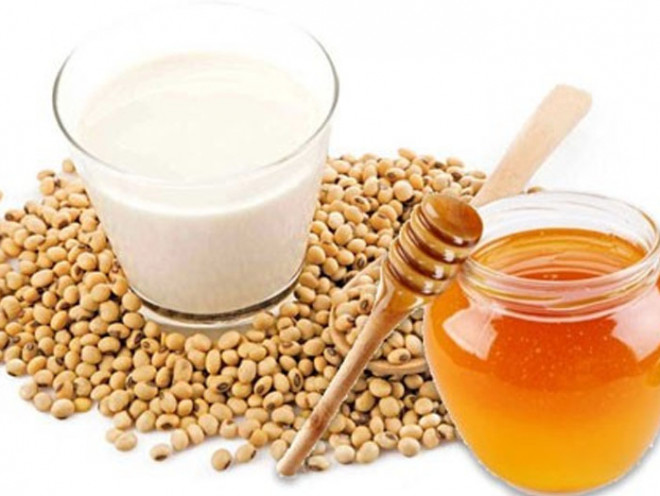 Kết hợp sữa đậu nành và mật ong sẽ dẫn tới đầy bụng, tiêu hóa kém.