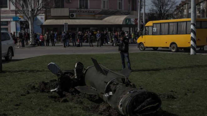 Nga tung &#34;bằng chứng&#34; Ukraine tấn công tên lửa vào ga xe lửa - 1