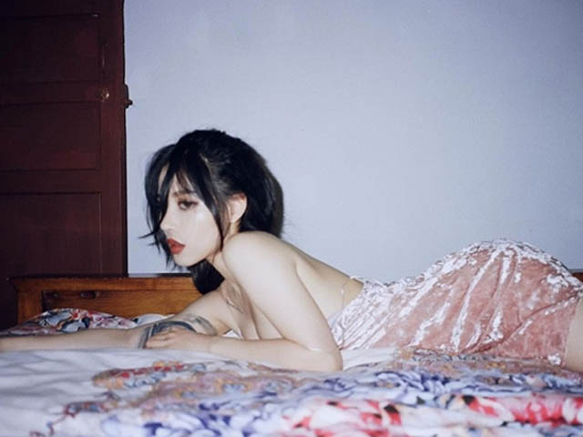 Thời trang - 2 mỹ nữ xứ tỷ dân mặc kín cũng quyến rũ hơn người vì may mắn có "vòng hông nữ thần"