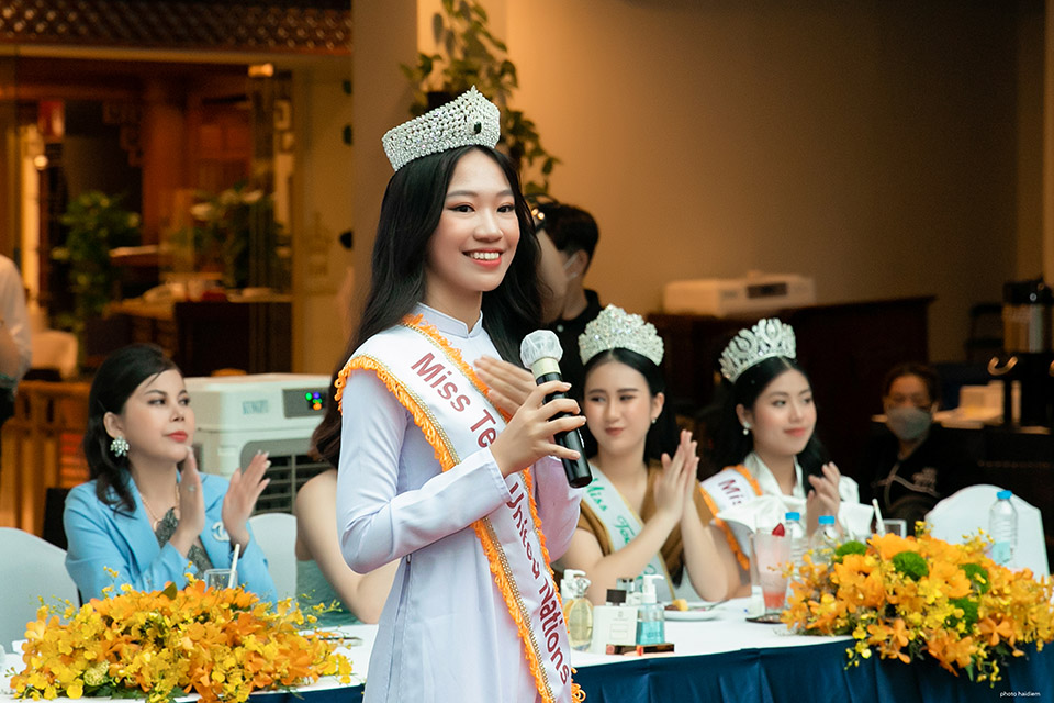A 16-year-old girl from Kien Giang represents Vietnam to attend 