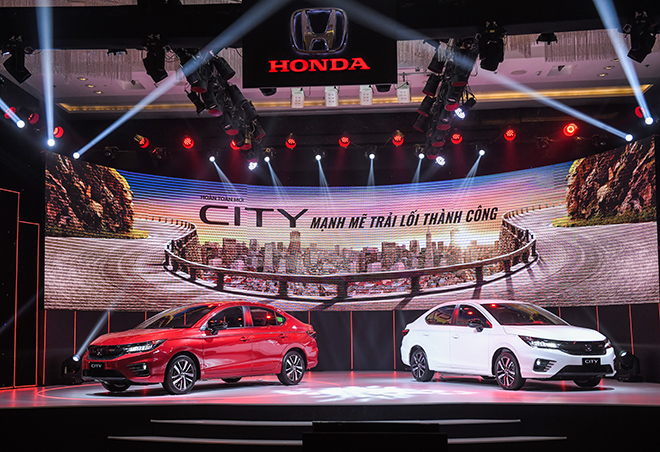 Price of Honda City car rolling in April 2022, 50% off registration fee - 1