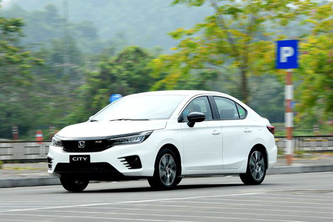 Price of Honda City car rolling in April 2022, 50% off registration fee - 12