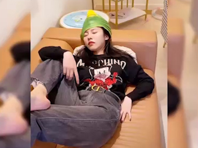 Clip hài hước - Đỡ không nổi với ông bố lầy lội suốt ngày troll con gái