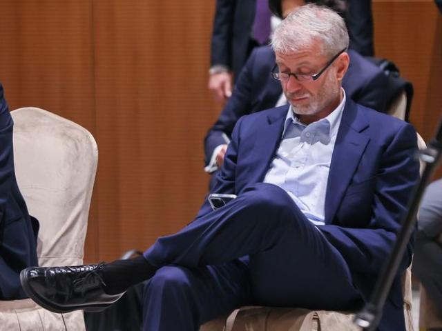 Tỷ phú Abramovich dính hạn: Báo chí tiết lộ chuyện không ngờ