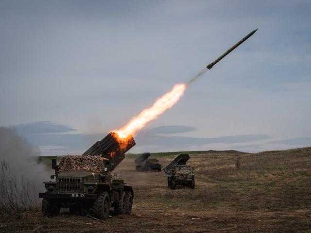 Thế giới - Quan chức Ukraine: Cuộc chiến ở Donbass bắt đầu