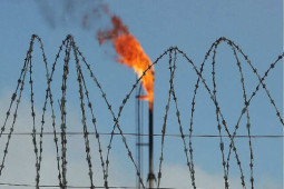 Kinh doanh - Nằm giữa mỏ dầu "siêu khủng", quốc gia này vẫn chật vật, đối mặt với khủng hoảng