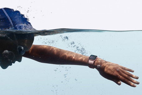 Top đồng hồ thông minh chống nước tốt nhất, lựa chọn "vàng" cho mùa du lịch
