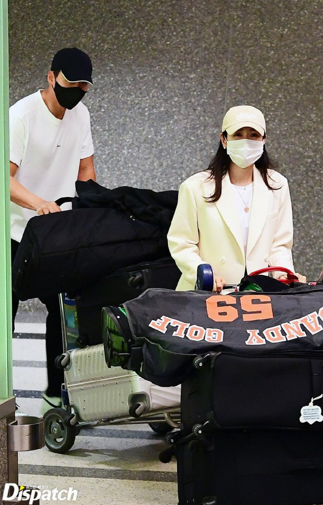 Hyun Bin và Son Ye Jin đến Mỹ hưởng tuần trăng mật, loạt cử chỉ ngọt ngào gây sốt - 1