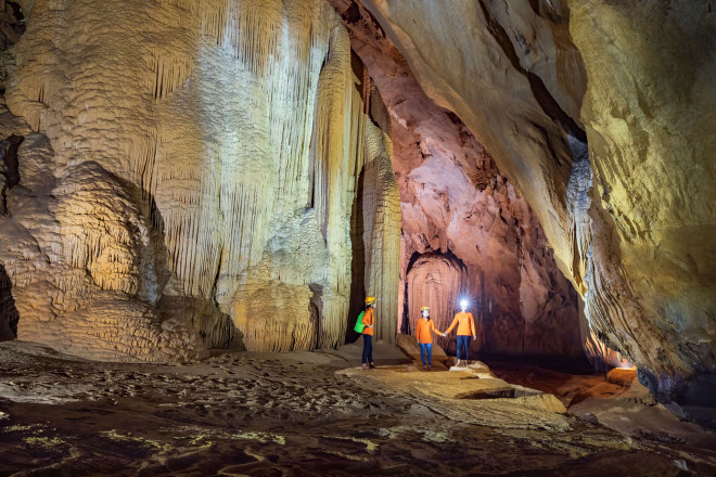 Discover the beauty of Cha Loi Cave system - "Destination of love believers"  - first