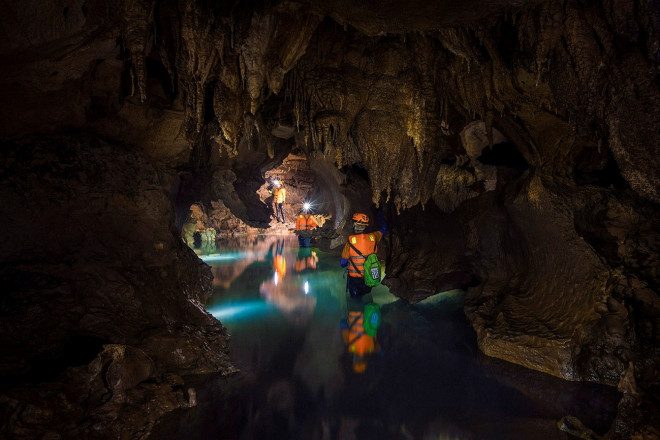 Discover the beauty of Cha Loi Cave system - "Destination of love believers"  - ten