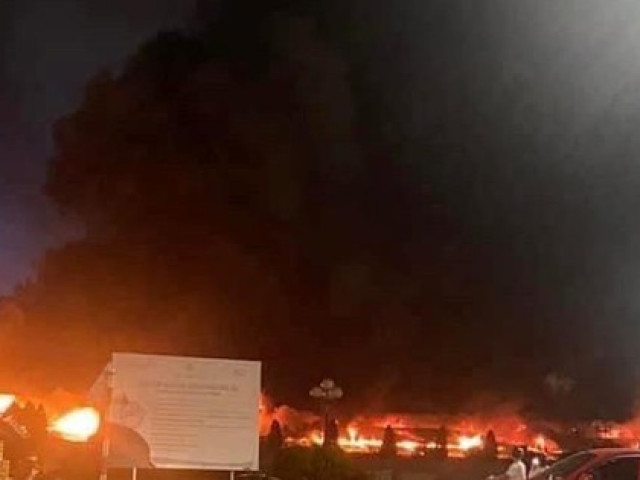 Tin tức trong ngày - Hiện trường vụ cháy khu chợ hải sản lớn nhất Hạ Long