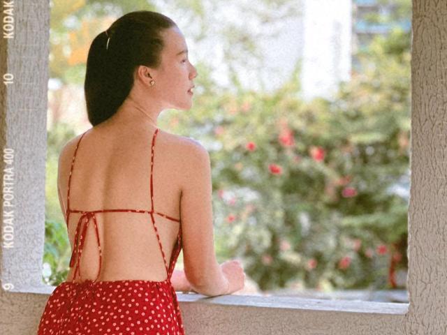 Làm đẹp - Á hậu Hoàng Oanh tập tạ lấy lại vóc dáng, "gái 1 con trông mòn con mắt"