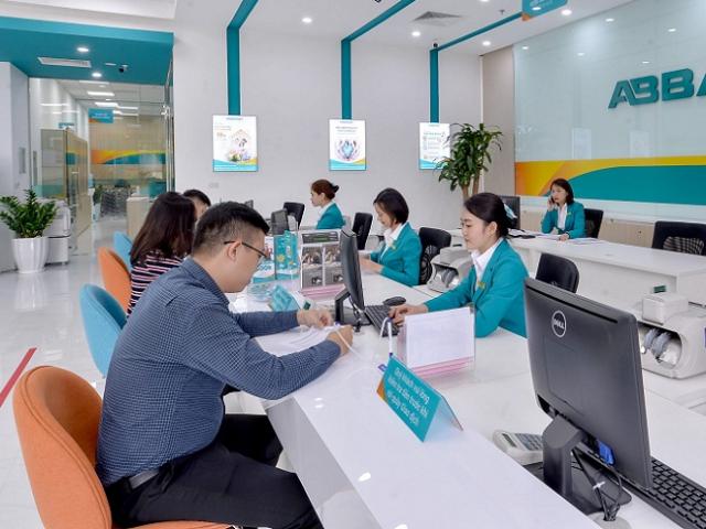 Mang 100 triệu đồng gửi ngân hàng nào hưởng lãi suất cao nhất?