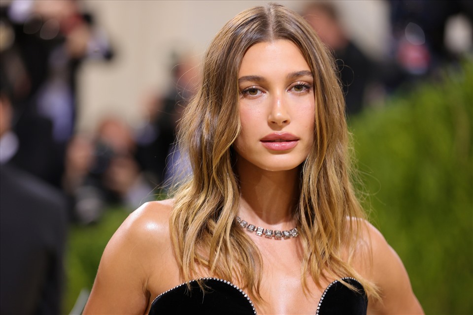 Hailey Bieber tiết lộ lý do từ bỏ sàn diễn thời trang - 4