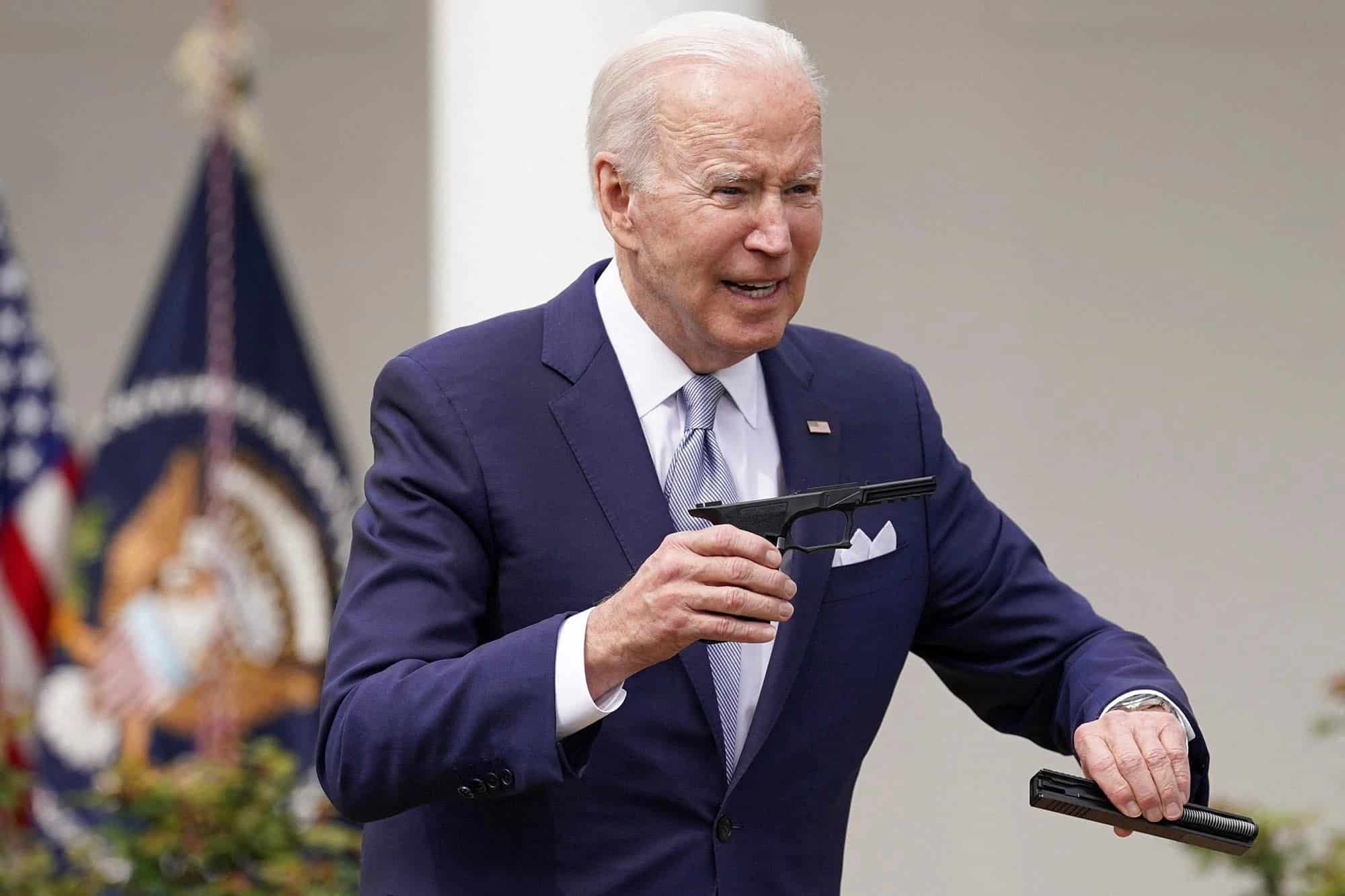Tổng thống Mỹ Joe Biden tuyên bố cấm "súng ma" hôm 11/4. Ảnh: Getty