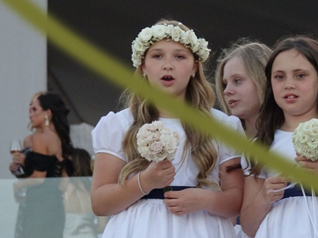 Làm đẹp - Ái nữ nhà Beckham lớn nhanh như thổi nhưng gương mặt "vỡ nét"