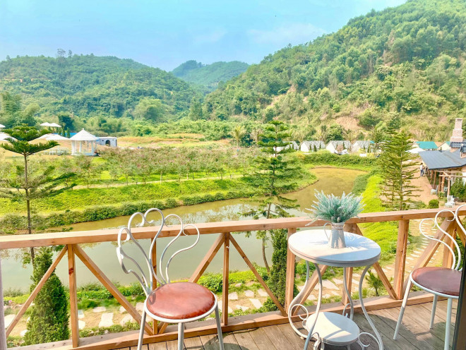 Weekend experience at Dream Grass Hill - a space like a European village in Hoa Binh - 1