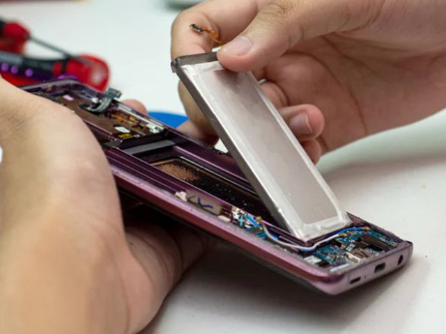 Thời trang Hi-tech - Chi phí sửa chữa điện thoại Galaxy sắp được giảm đến 50%