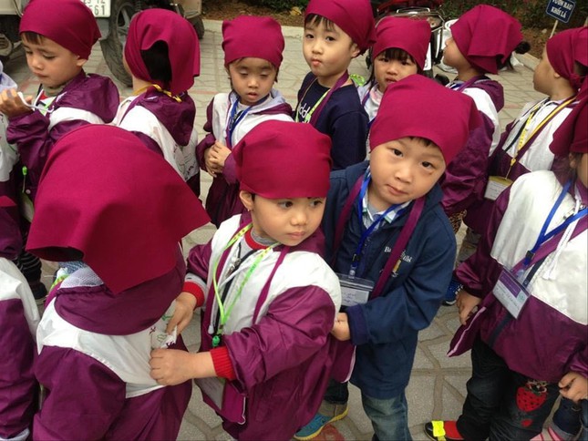 Hôm nay, trẻ mầm non tại Hà Nội được đến trường sau 1 năm ở nhà chống dịch. Ảnh: Quỳnh Anh