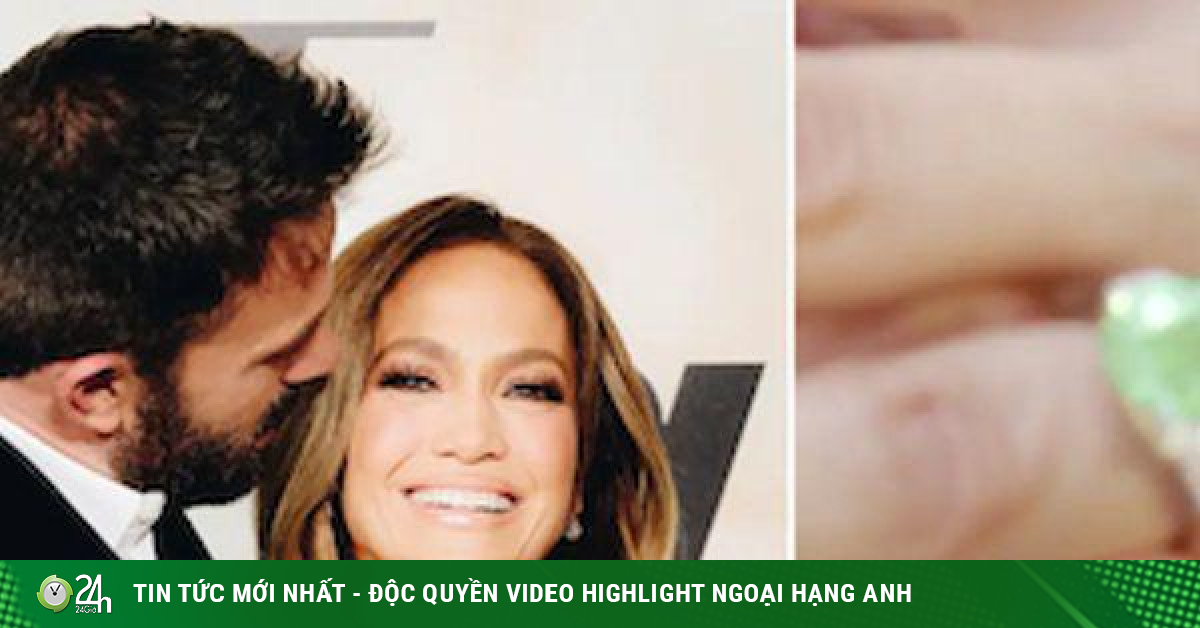Jennifer Lopez diamond engagement ring price cut-Fashion