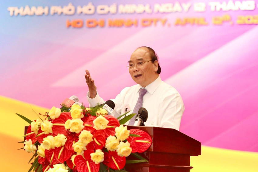 Chủ tịch nước Nguyễn Xuân Phúc phát biểu tại hội nghị chiều 12-4. Ảnh: Hoàng Giang