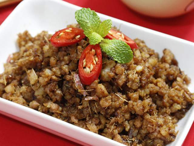 Ẩm thực - Thịt lợn băm ai cũng ăn, nhưng xay thứ củ này ra rang cùng đảm bảo thơm ngon, giải cảm lạnh lại chế biến nhanh gọn