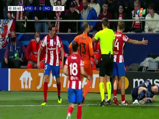 Đại chiến Atletico - Man City hóa ”võ đài”: Kinh hoàng 10 thẻ vàng, 1 thẻ đỏ