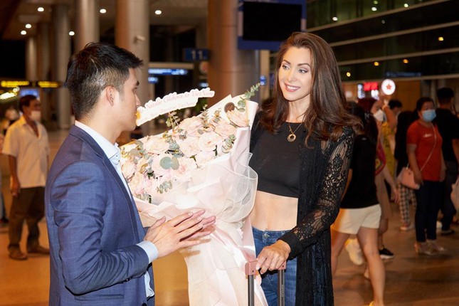 See the youthful, unbelievably beautiful 40-year-old beauty of Miss Universe Natalie Glebova - 4