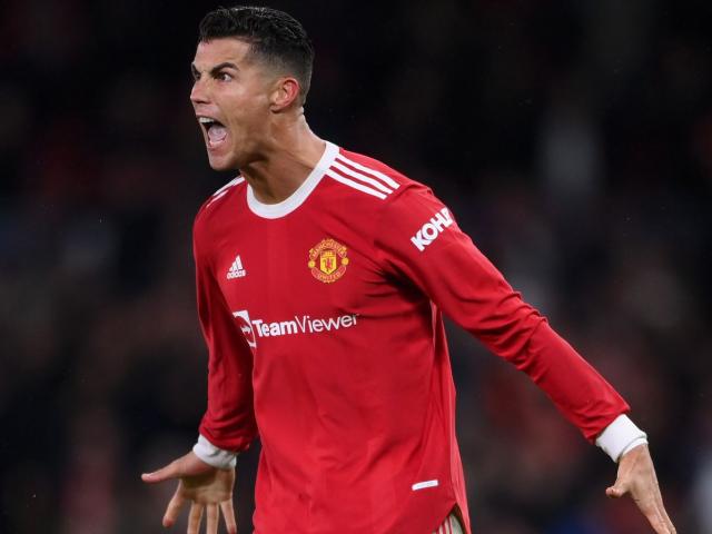 Bóng đá - Ronaldo bị fan trao giải "ăn mừng tệ nhất", đồng đội MU "quên" mời sinh nhật