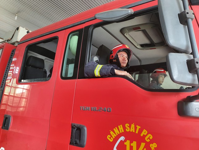 Lên xe cứu hỏa, cứu hộ trong thời gian nhanh nhất