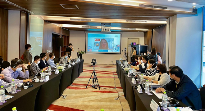 Bà Rachel O’Neale cam kết đồng hành cùng Chính phủ và các cơ sở y tế trong chăm sóc sức khoẻ toàn dân.