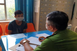 Tin tức trong ngày - 6 thanh niên tự xưng "đội tuần tra..." chặn xe người dân