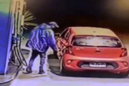 Phi thường - kỳ quặc - Đổ xăng xong liền bỏ chạy, tài xế gặp phải "trái đắng" vì nhân viên quá cao tay