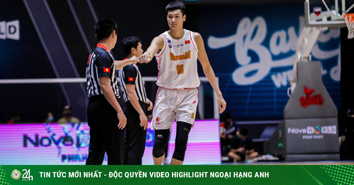 The 2m03 “giant” with the Vietnamese basketball team set historic goals at the 31st SEA Games