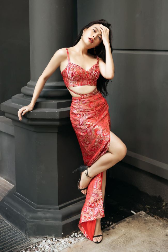 Hoàng Thuỳ Linh được nhận xét là mỹ nhân đa tài của showbiz Việt cùng với ngoại hình bắt mắt, giúp cô luôn là cái tên được nhiều người quan tâm.
