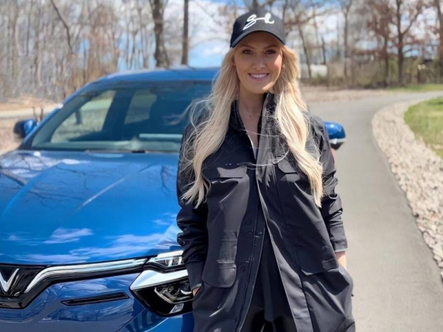 Tin tức ô tô - “Nữ hoàng review” Supercar Blondie nói gì khi lần đầu lái VinFast VF8