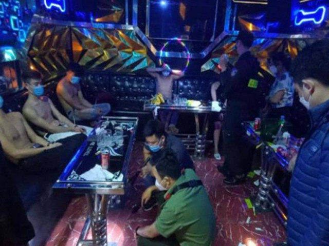 Khởi tố thêm 2 vụ án, bắt 11 đối tượng tại quán karaoke Level ở Quảng Nam
