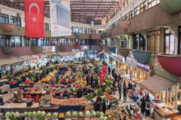 Kinh doanh - Khủng hoảng nổ ra, người dân không đủ tiền mua loại quả bình dân nhất