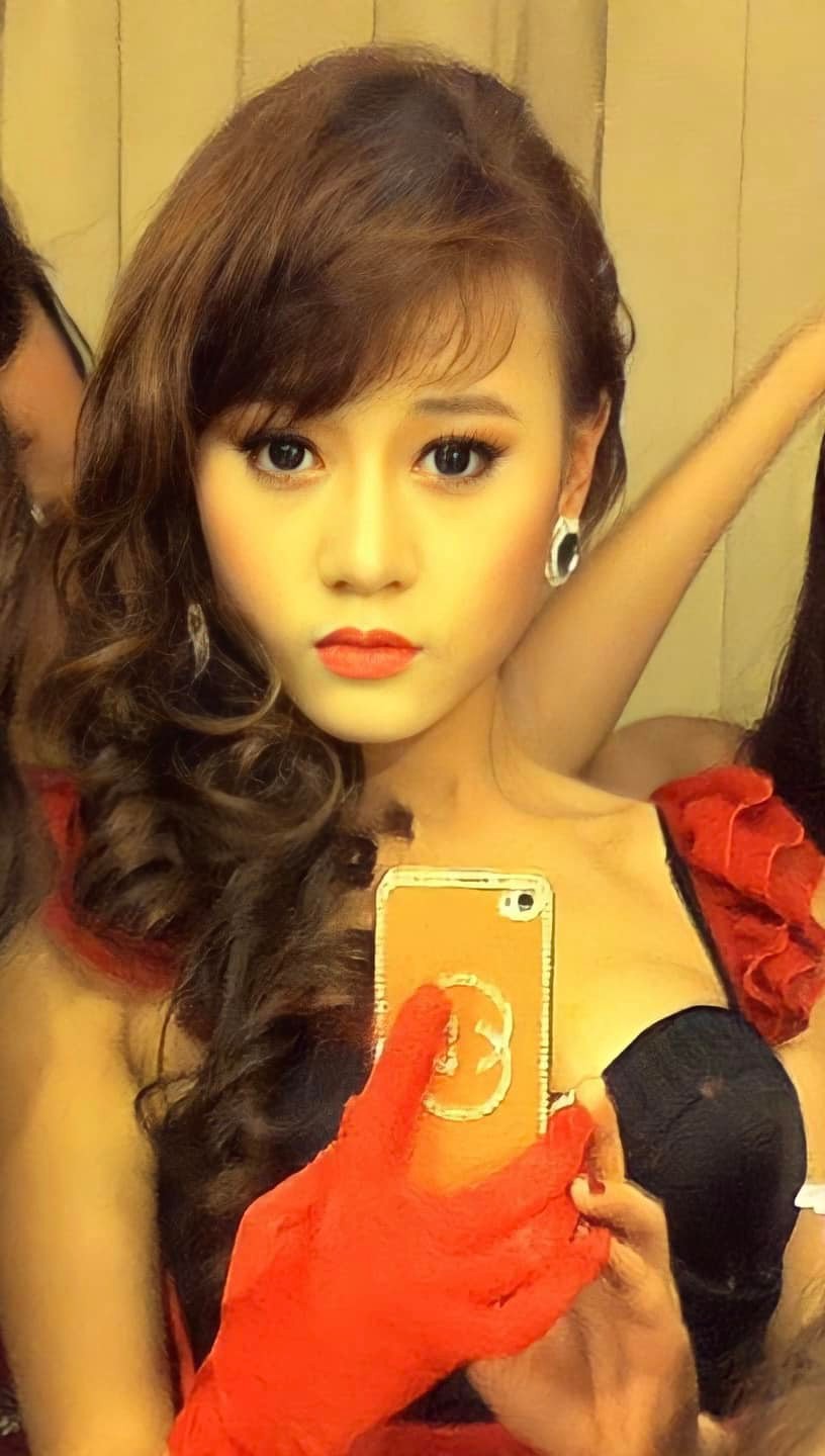 Hot girl Sam, &#34;Quỳnh búp bê&#34;... gây trầm trồ vì nhan sắc 10 năm trước - 1