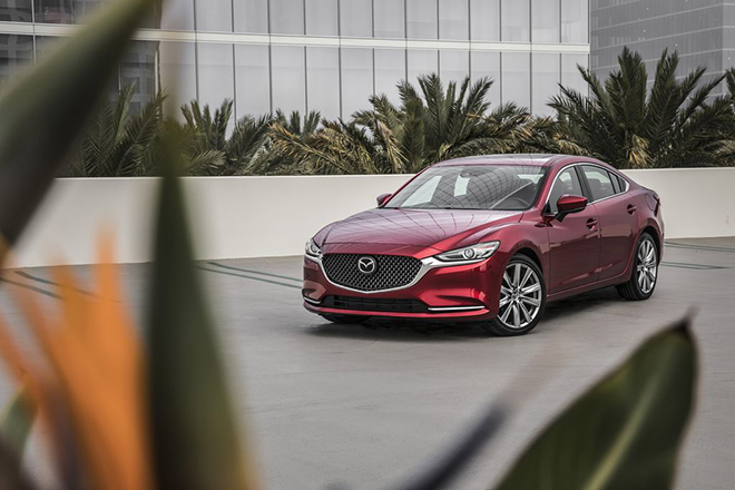 Price of Mazda6 cars rolling in April 2022, 50% off registration fee - 11