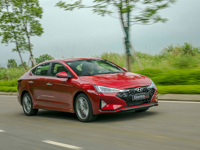 Tin tức ô tô - Giá xe Elantra lăn bánh mới nhất 4/2022: Đánh giá nhanh kèm hình ảnh thực tế