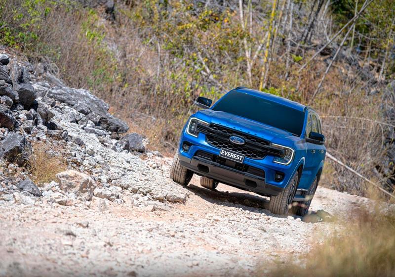 Giá xe Ford Everest cập nhật cuối tháng 4/2022, đánh giá nhanh, ảnh thực tế - 1