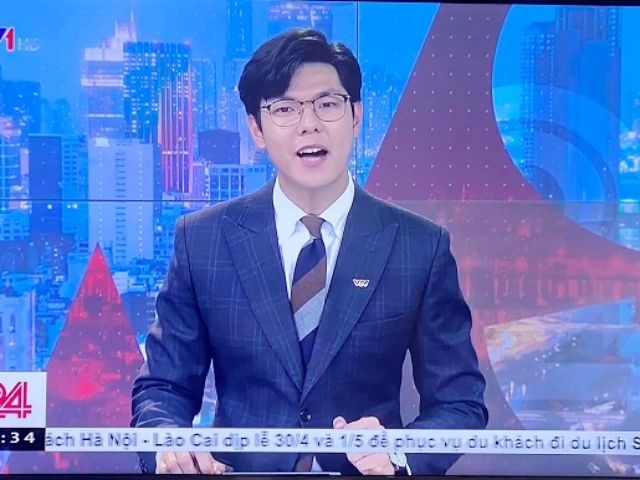 Giải trí - Nam MC 9X dẫn chính bản tin "Chuyển động 24h" là ai?