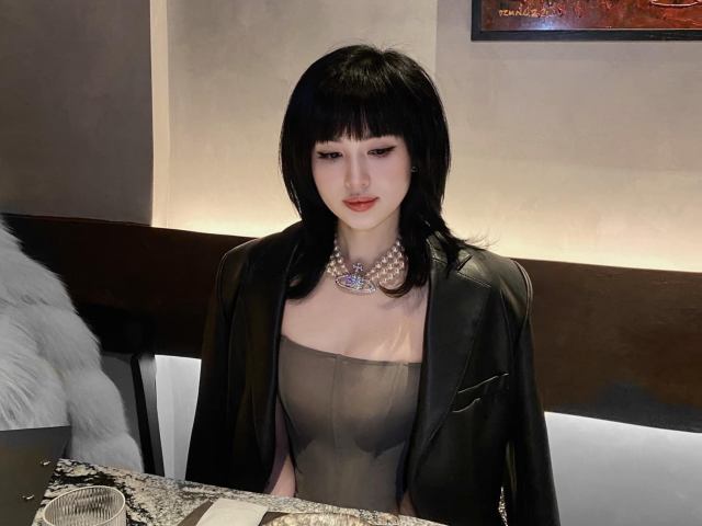 Thời trang - Tâm Tít "lão hoá ngược": Trẻ trung từ nhan sắc tới phong cách thời trang