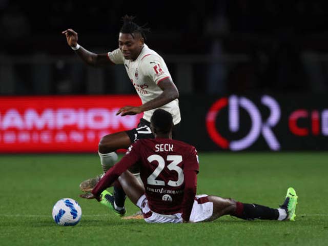 Kết quả bóng đá Torino - AC Milan: Hàng công vô duyên, run rẩy trên đỉnh (Vòng 32 Serie A)