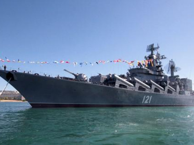 Quan chức Mỹ nói soái hạm Nga trúng tên lửa, dân Nga thương tiếc con tàu