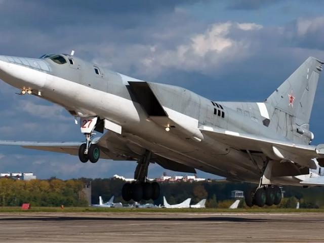 Báo Nga: “Thiên nga trắng” Tu-22M3 lần đầu dội bom lực lượng Ukraine ở Mariupol