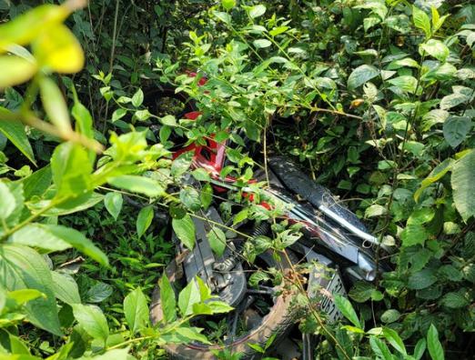 Xe máy nạn nhân được phát hiện gần nơi phát hiện thi thể. Ảnh: Báo Nghệ An